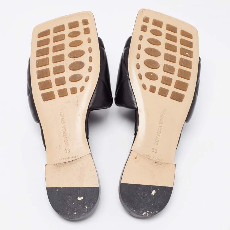 Pre Owned Bottega Veneta Black Quilted Leather Lido Flat Slides Size 38