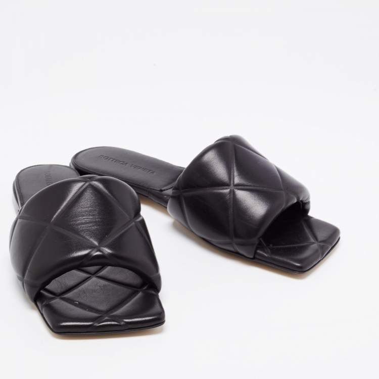 Pre Owned Bottega Veneta Black Quilted Leather Lido Flat Slides Size 38