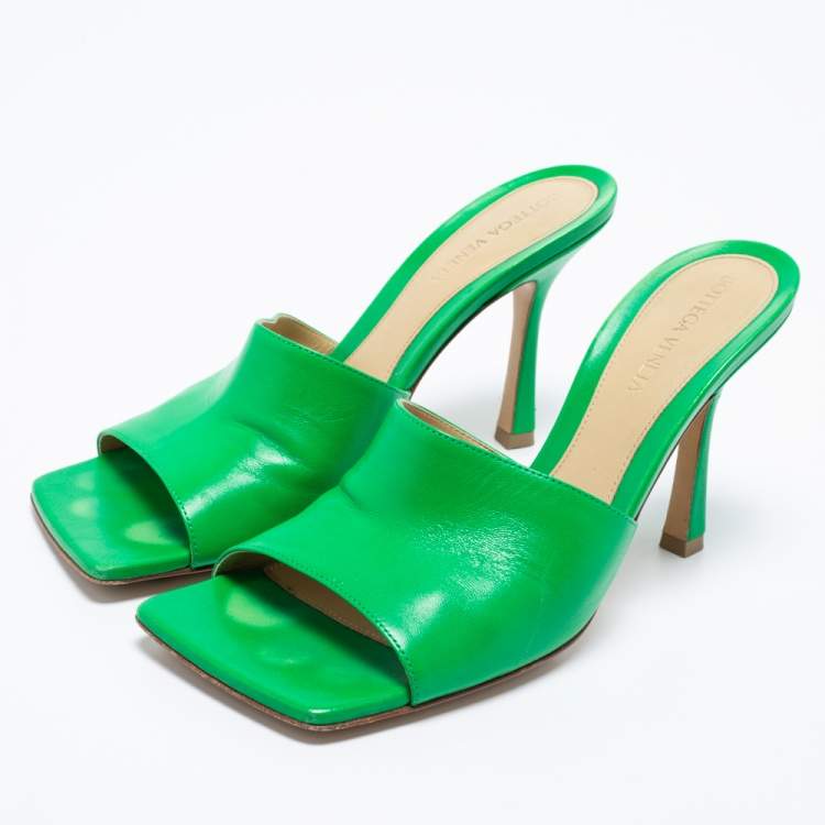 Pre Owned Bottega Veneta Green Leather Square Open Toe Sandals Size 38