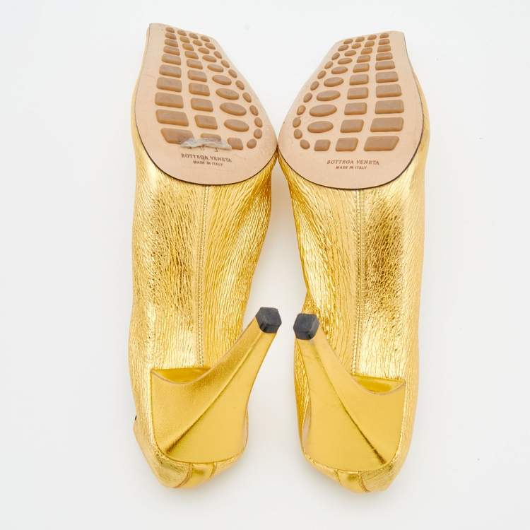 Pre Owned Bottega Veneta Metallic Gold Leather Square Toe Pumps Size 39