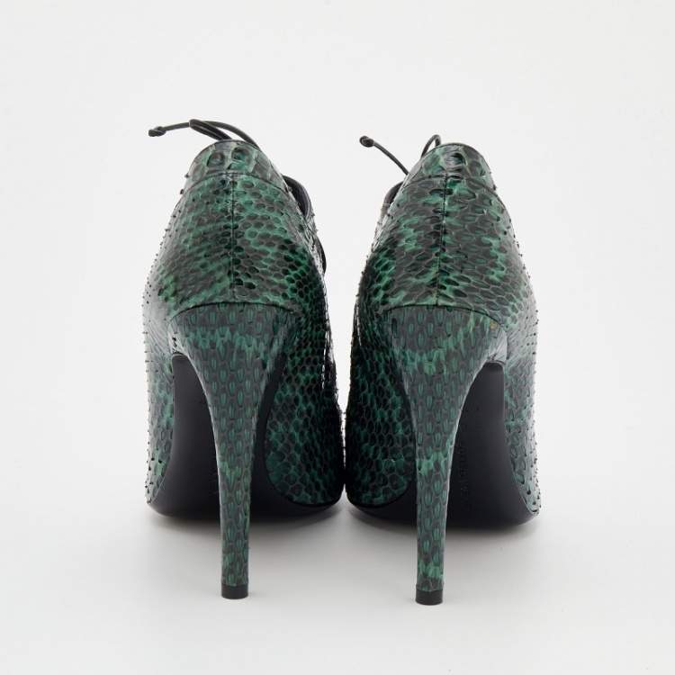 Pre Owned Bottega Veneta Green/Black Snakeskin Leather Cut Out Lace-Up Booties Size 40