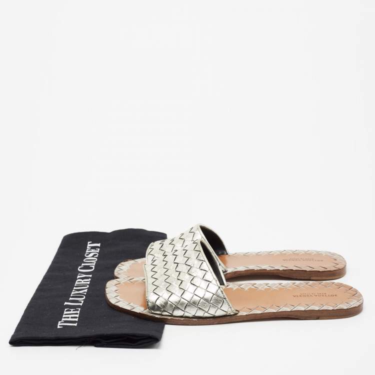 Pre Owned Bottega Veneta Silver Intrecciato Leather Flat Slides Size 39