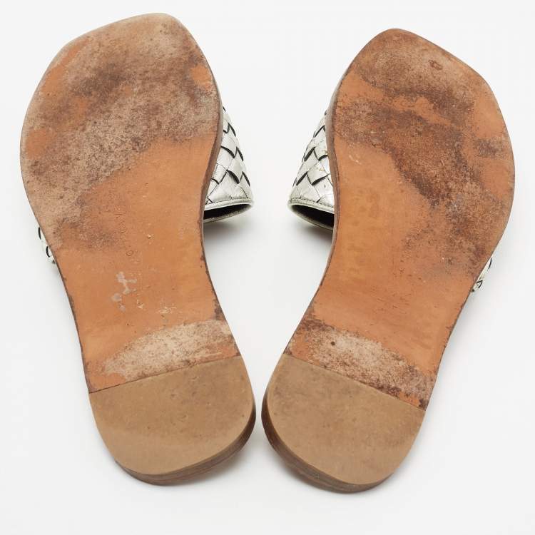 Pre Owned Bottega Veneta Silver Intrecciato Leather Flat Slides Size 39
