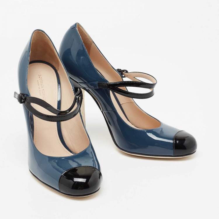 Pre Owned Bottega Veneta Slate Blue/Black Patent Leather Bette Cap Toe Mary Jane Pumps Size 38.5 