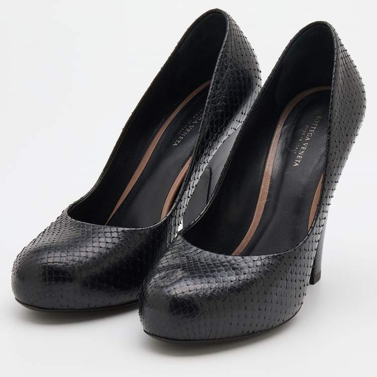 Pre Owned Bottega Veneta Black Python Block Heel Pumps Size 38