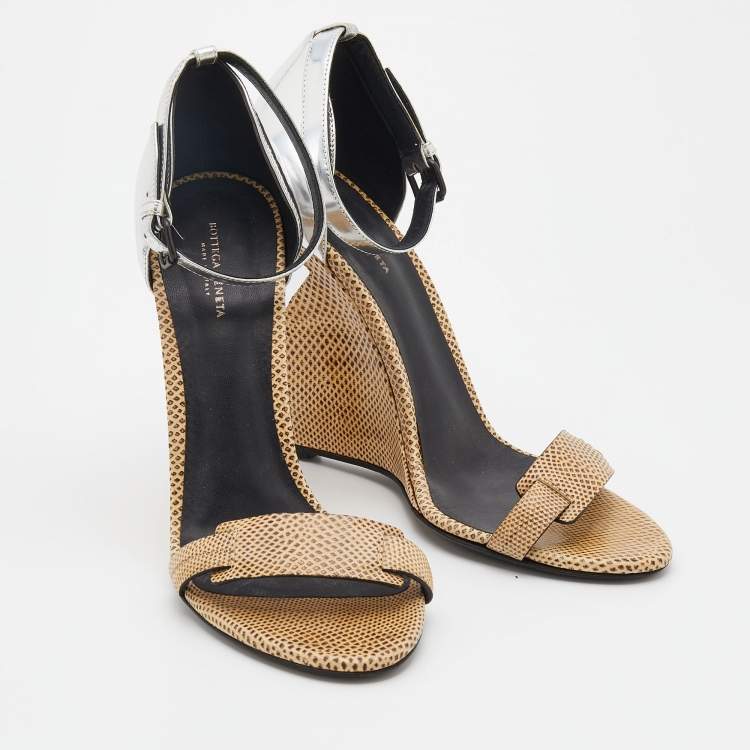 Pre Owned Bottega Veneta Cream/Silver Iguana And Leather Wedge Ankle Strap Sandals Size 40
