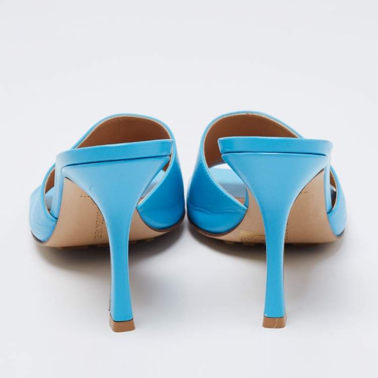 Pre Owned Bottega Veneta Blue Leather Stretch Mules Size 40.5