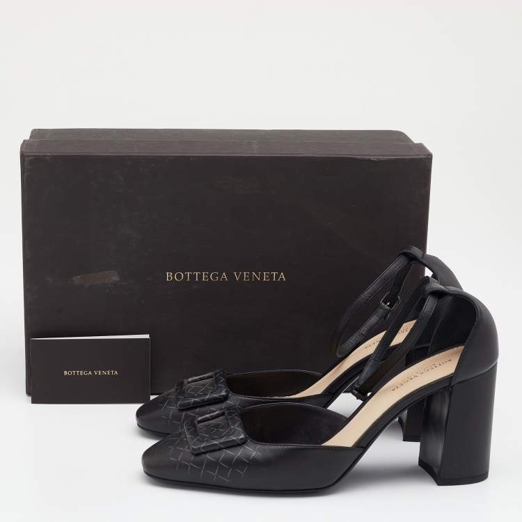 مملوكة مسبقًا Bottega Veneta Black Leather Ankle Strap Sandals Size 37