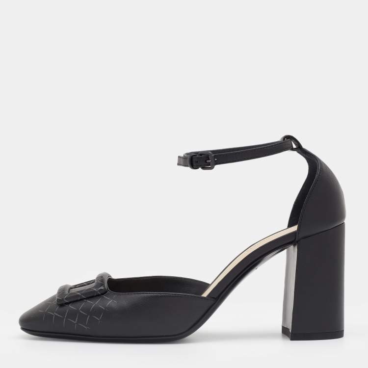 مملوكة مسبقًا Bottega Veneta Black Leather Ankle Strap Sandals Size 37