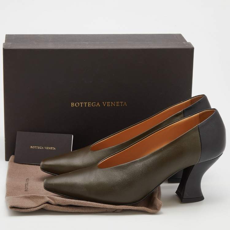 Pre Owned Bottega Veneta Dark Olive Green/Black Almond Curved Pumps Size 39