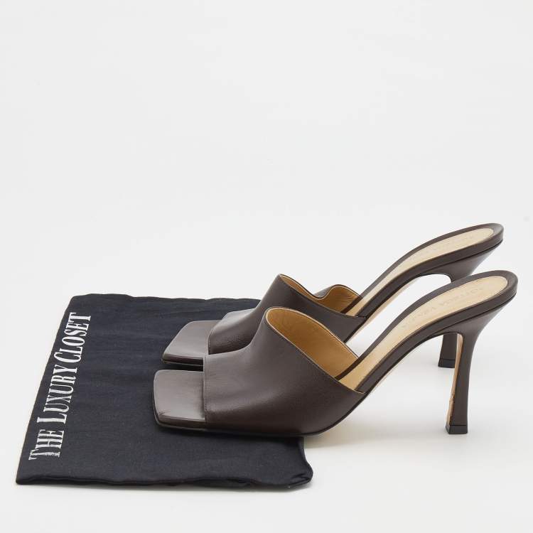 Pre Owned Bottega Veneta Brown Leather Stretch Square-Toe Slide Sandals Size 38.5