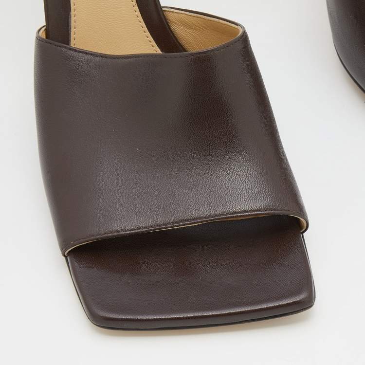 Pre Owned Bottega Veneta Brown Leather Stretch Square-Toe Slide Sandals Size 38.5