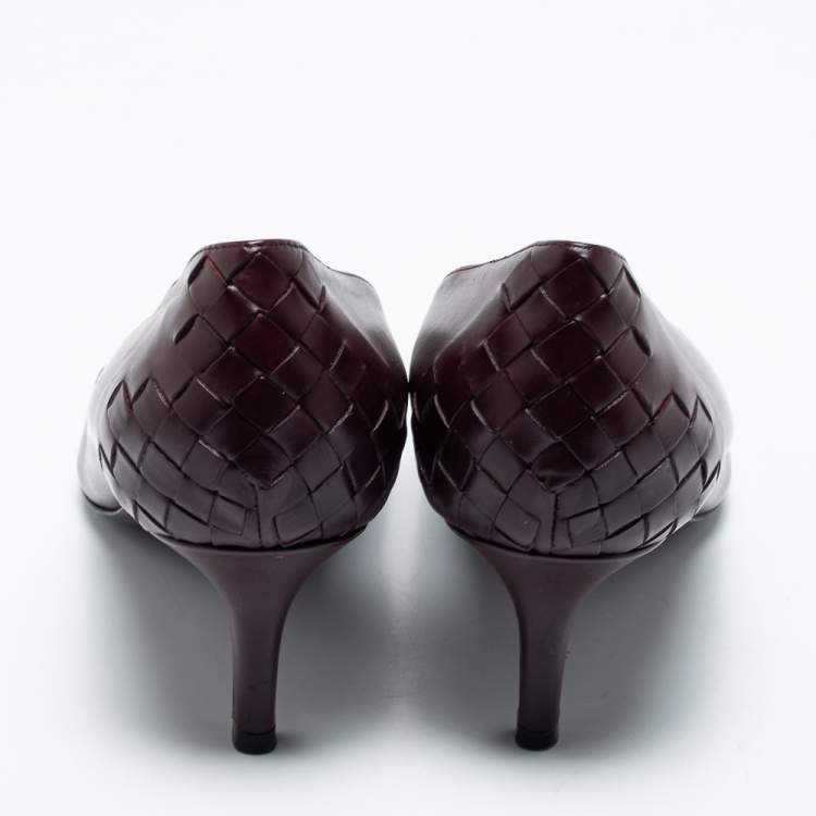 Pre Owned Bottega Veneta Burgundy Leather Intrecciato Detail Pointed Toe Pumps Size 38