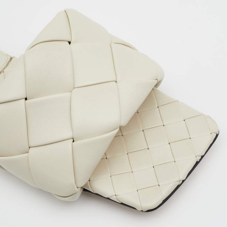Pre Owned Bottega Veneta Off-White Quilted Leather Lido Flat Slides Size 38.5
