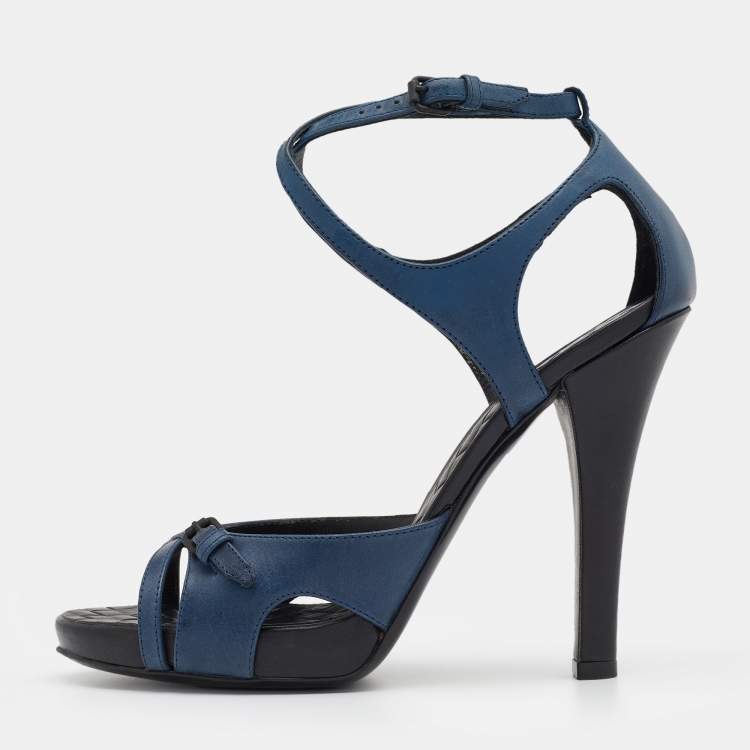 Pre Owned Bottega Veneta Blue Leather Ankle Strap Sandals Size 38