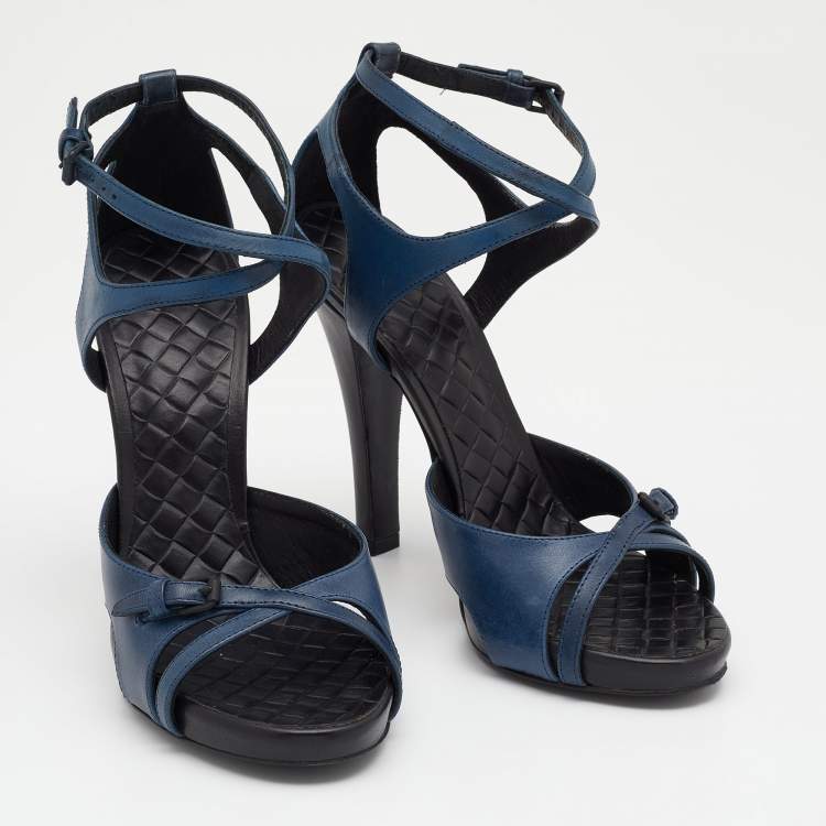 Pre Owned Bottega Veneta Blue Leather Ankle Strap Sandals Size 38