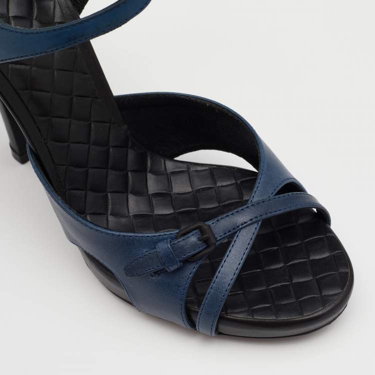 Pre Owned Bottega Veneta Blue Leather Ankle Strap Sandals Size 38
