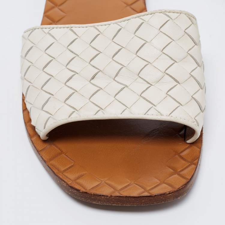 Pre Owned Bottega Veneta White Intrecciato Leather Flat Slides Size 37