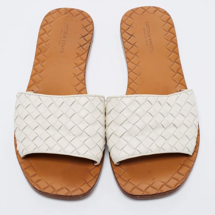 Pre Owned Bottega Veneta White Intrecciato Leather Flat Slides Size 37