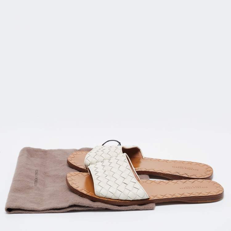 Pre Owned Bottega Veneta White Intrecciato Leather Flat Slides Size 37