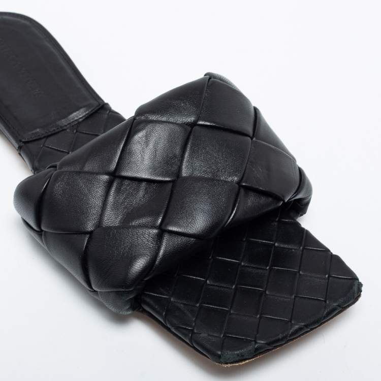 Pre Owned Bottega Veneta Black Leather  Lido Flat Sandal Size 40