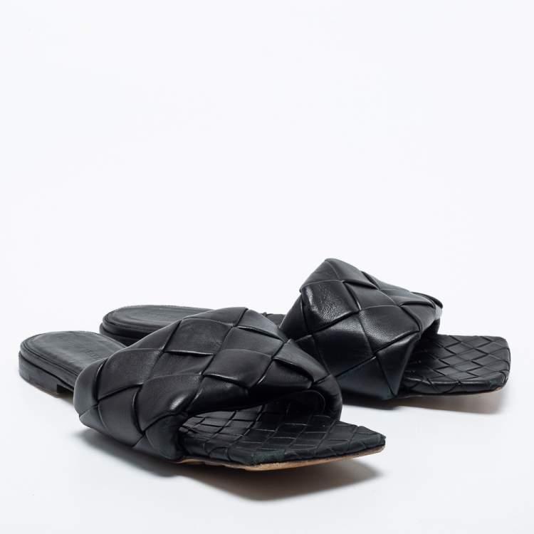 Pre Owned Bottega Veneta Black Leather  Lido Flat Sandal Size 40