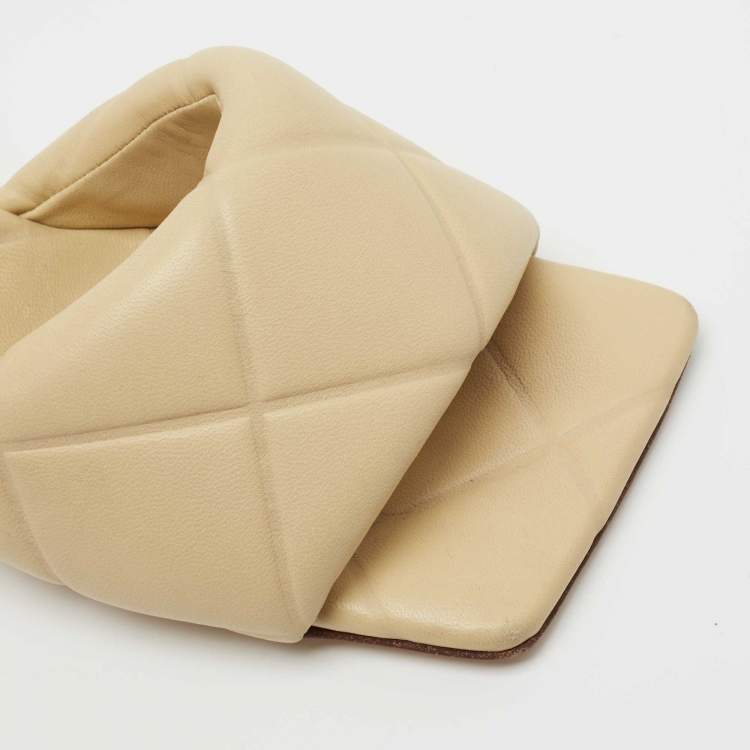 Pre Owned Bottega Veneta Cream Quilted Leather Slide Sandals Size 37.5