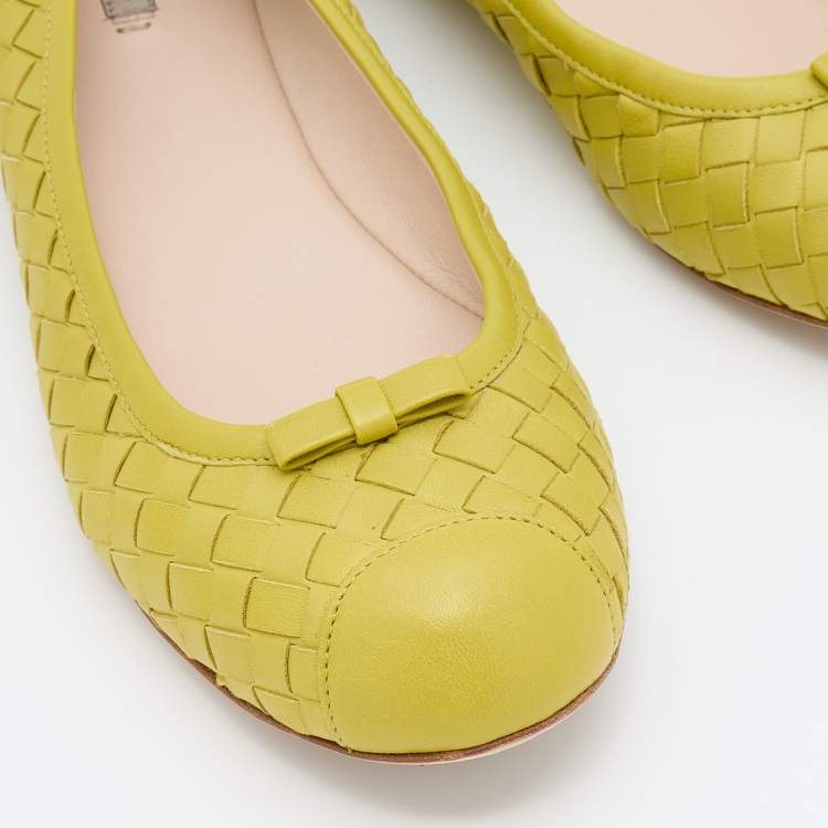 مملوكة مسبقًا Bottega Veneta Citrine Intrecciato Leather Bow Ballet Flats Size 38