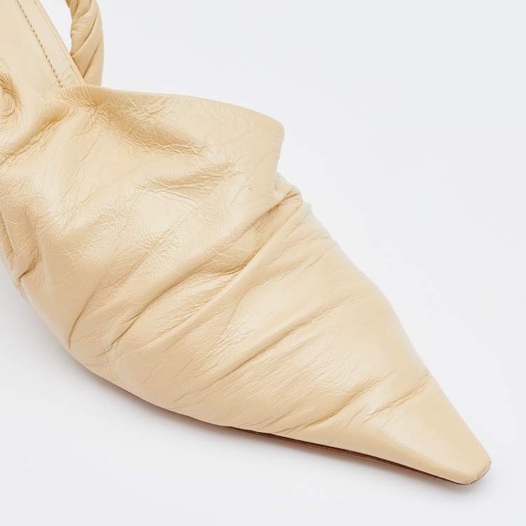مملوكة مسبقًا Bottega Veneta Cream Leather Slingback Pumps Size 38.5
