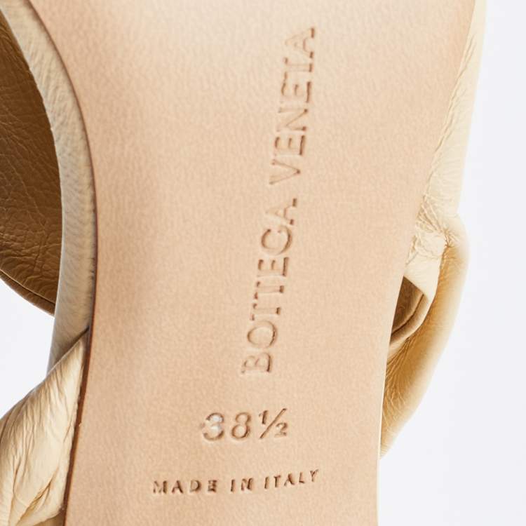 مملوكة مسبقًا Bottega Veneta Cream Leather Slingback Pumps Size 38.5