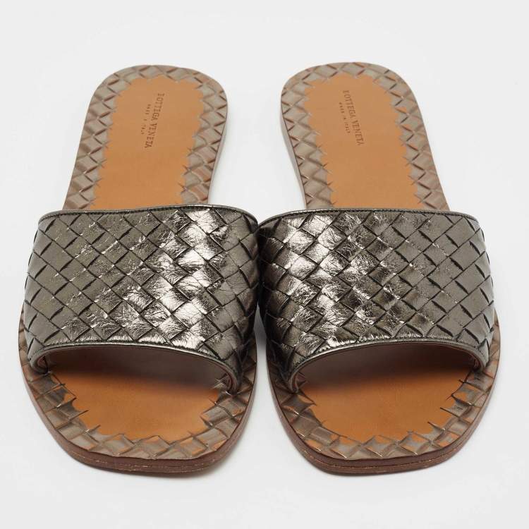 Pre Owned Bottega Veneta Metallic Intrecciato Leather Flat Slides Size 42