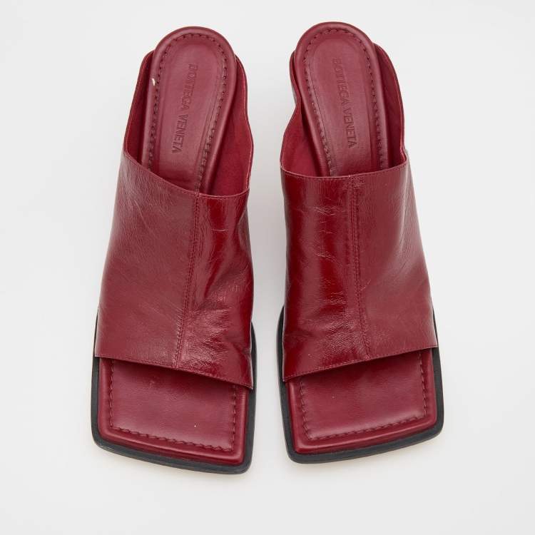 Pre Owned Bottega Veneta Burgundy Leather Stretch Square Toe Kitten Heel Mules Size 40