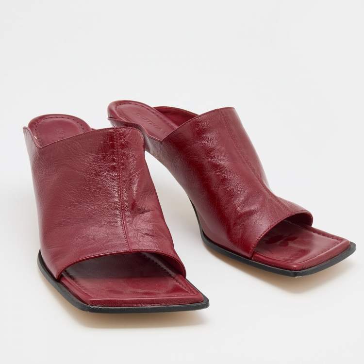 Pre Owned Bottega Veneta Burgundy Leather Stretch Square Toe Kitten Heel Mules Size 40