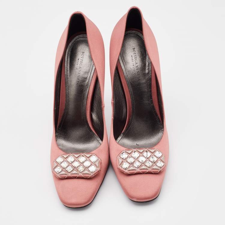 Pre Owned Bottega Veneta Coral Pink Satin Crystal Embellished Pumps Size 38