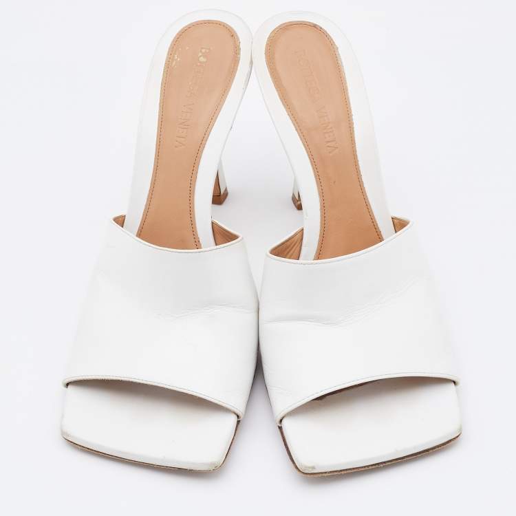 Pre Owned Bottega Veneta White Leather Stretch Square Toe Slide Sandals Size 38