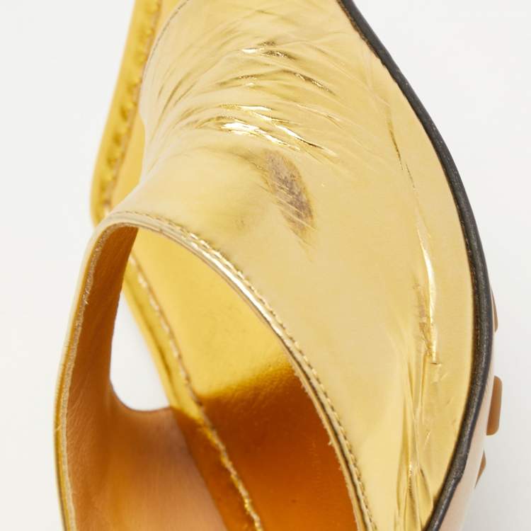 Pre Owned Bottega Veneta Gold Leather Toe Strap Slide Sandals Size 39