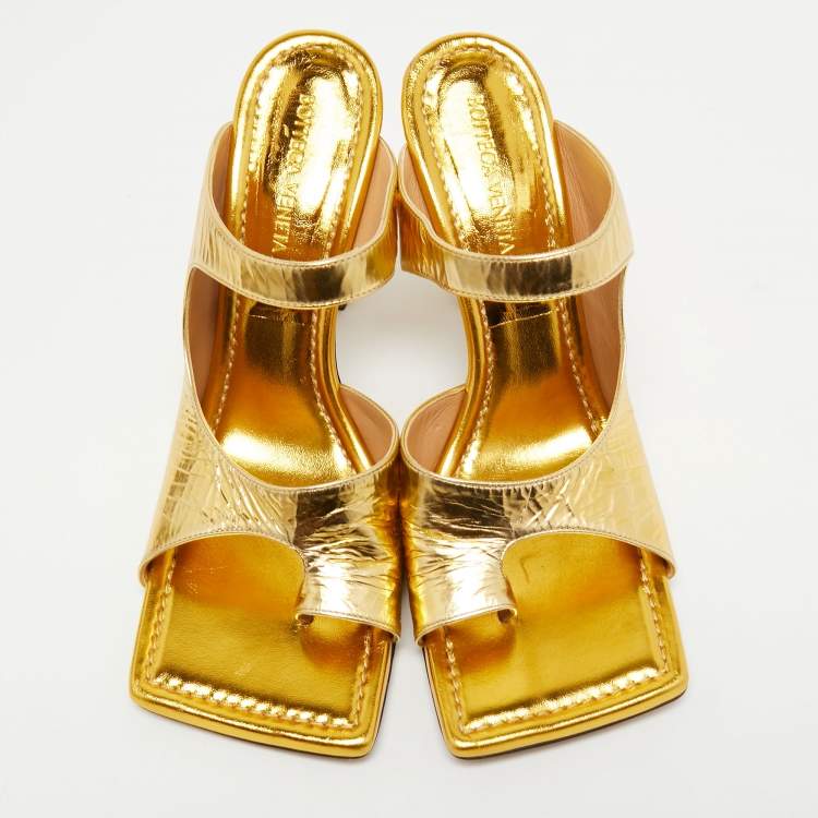 Pre Owned Bottega Veneta Gold Leather Toe Strap Slide Sandals Size 39