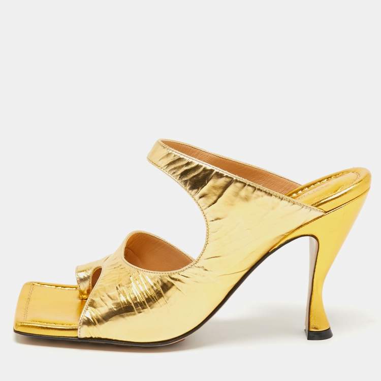 Pre Owned Bottega Veneta Gold Leather Toe Strap Slide Sandals Size 39