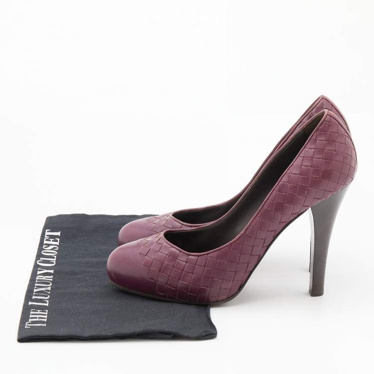 Pre Owned Bottega Veneta Burgundy Intrecciato Leather Almond Toe Pumps Size 40