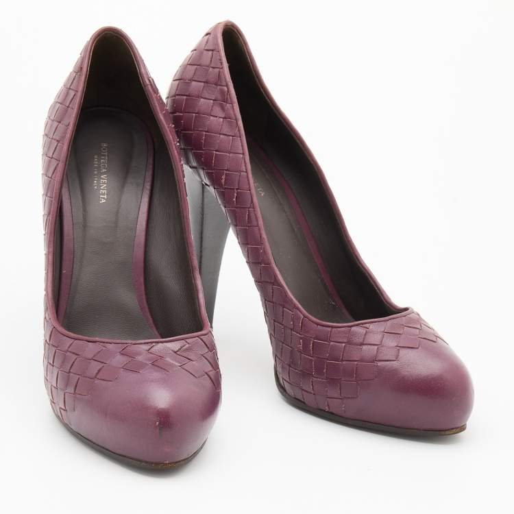 Pre Owned Bottega Veneta Burgundy Intrecciato Leather Almond Toe Pumps Size 40