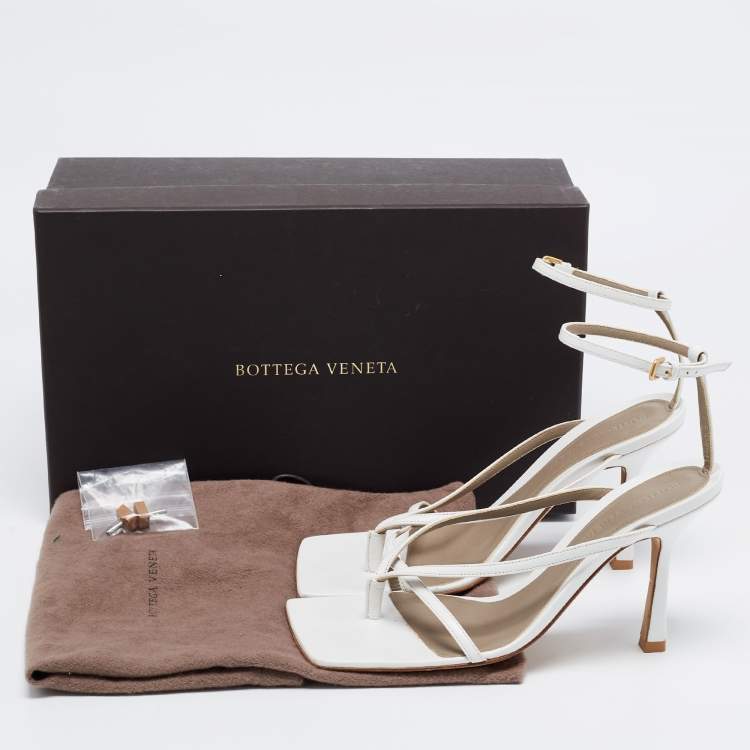 Pre Owned Bottega Veneta White Leather Thong Sandals Size 37