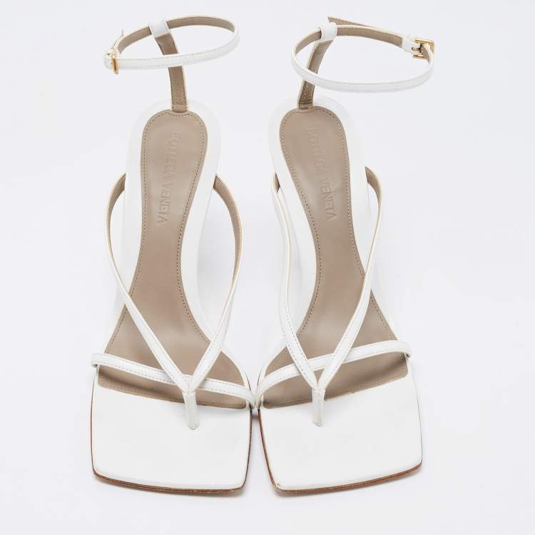 Pre Owned Bottega Veneta White Leather Thong Sandals Size 37