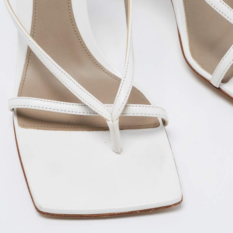 Pre Owned Bottega Veneta White Leather Thong Sandals Size 37