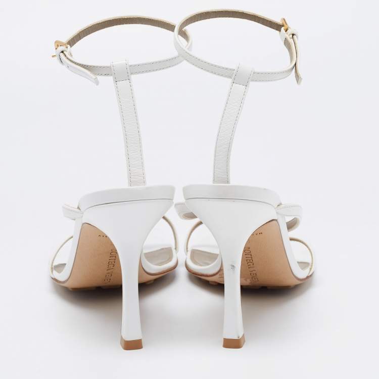 Pre Owned Bottega Veneta White Leather Thong Sandals Size 37