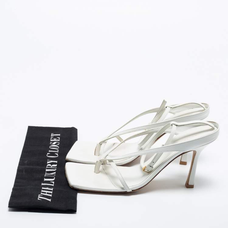 مملوكة مسبقًا Bottega Veneta White Leather Stretch Strap Sandals Size 39