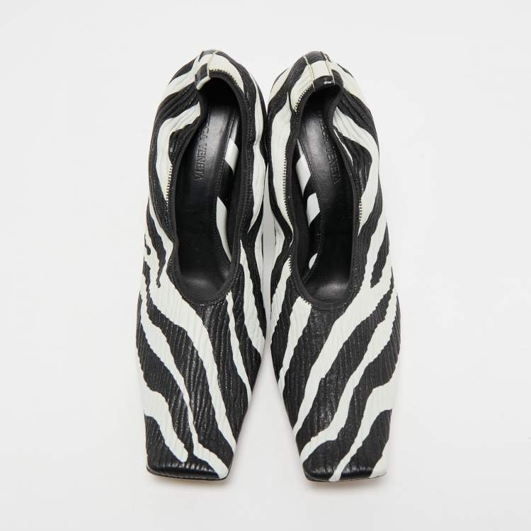 Pre Owned Bottega Veneta Black/White Zebra Print Leather Pumps Size 39