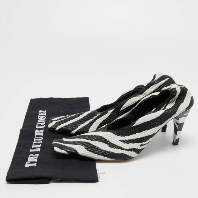 Pre Owned Bottega Veneta Black/White Zebra Print Leather Pumps Size 39