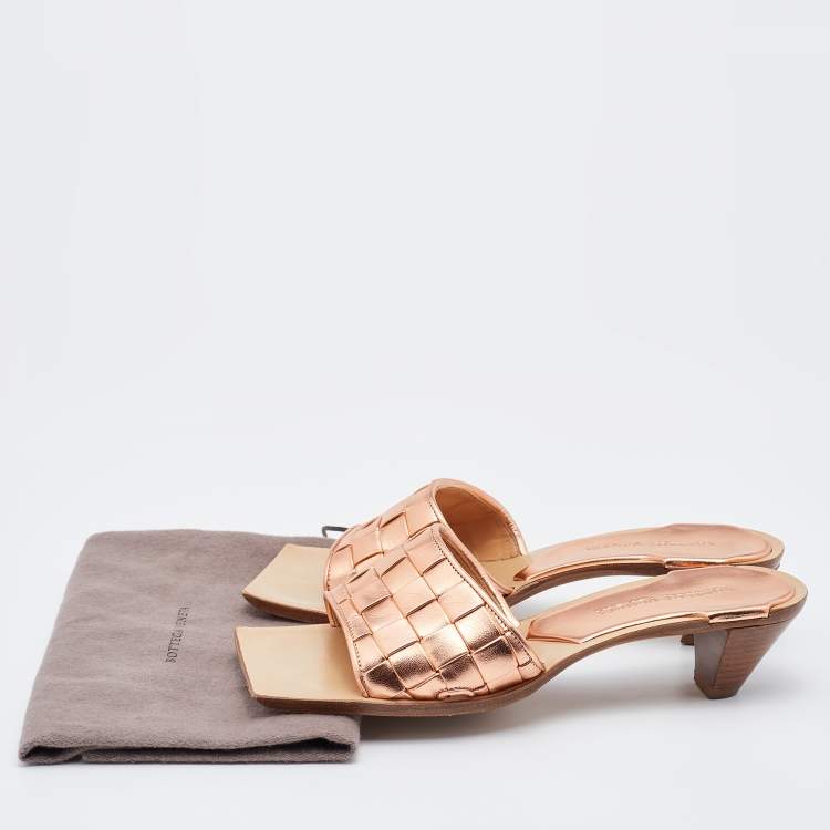 Pre Owned Bottega Veneta Rose Gold Leather Intrecciato Slide Sandals Size 36.5
