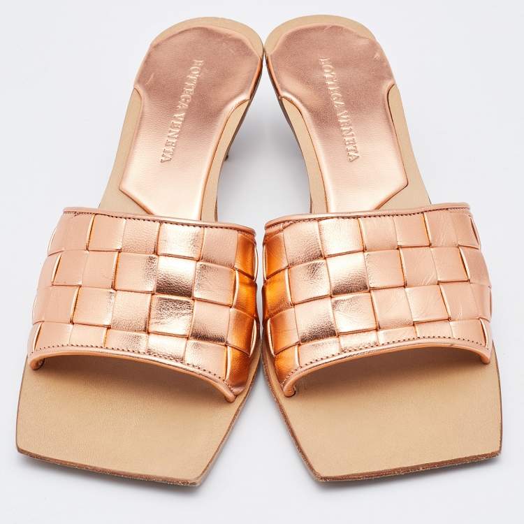 Pre Owned Bottega Veneta Rose Gold Leather Intrecciato Slide Sandals Size 36.5