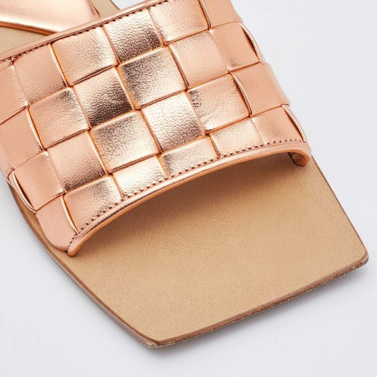 Pre Owned Bottega Veneta Rose Gold Leather Intrecciato Slide Sandals Size 36.5